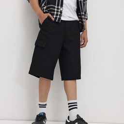 The Roadster Life Co. Men Waffle Knit Pure Cotton Baggy Fit Cargo-Style Skater Shorts-image-100