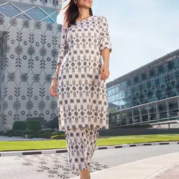 W Floral Embroidered Thread Work Kurta with Trouser-picture-5