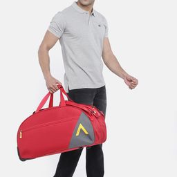 Aristocrat Unisex Red Spark Large Duffel Trolley Bag image 3