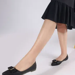 DressBerry Women Textured Mojaris with Bows Flats-55