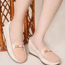 XE Looks Textured Buckles Embellished Wedge Heels-image-44