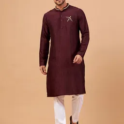 HILO DESIGN Regular Thread Work Kurta With Pyjamas-image-15