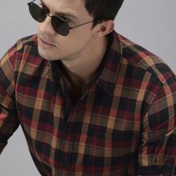 Roadster Men Black & Red Regular Fit Checked Casual Sustainable Shirt-picture-1