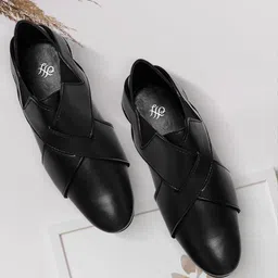 House of Pataudi Men Black Handcrafted Shoe-Style Sandals-image-94