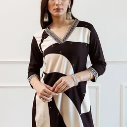 Indo Era Printed Three-Quarter Sleeves Tunic With Trouser-image-7