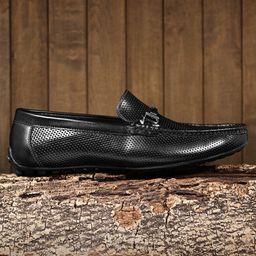 The Roadster Lifestyle Co Men Black Textured Loafers-image-27