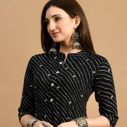GLOWWORLD Leheriya Printed Mandarin Collar Asymmetrical Kurta-image-9