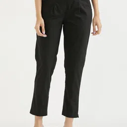 CORSICA Women Relaxed Mid-Rise Pleated Cropped Regular Trousers-picture-30