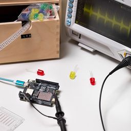 Arduino UNO R4 WiFi - Renesas RA4M1 / ESP32-S3 - Wi-Fi, Bluetooth, USB-C, CAN, DAC, OP AMP, Qwiic Connector, 12x8 LED Matrix image 5