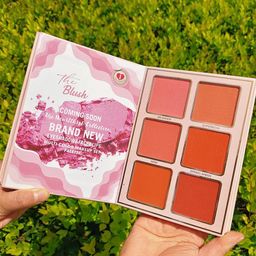 VARS ; LONDON GOODCO All-in-One Makeup Palette, 48 Eyeshadows, 6 Highlighters, 6 Blushers, 12 Lipsticks, 6 Contours, Eyebrow Cream, makeup book palette image 4