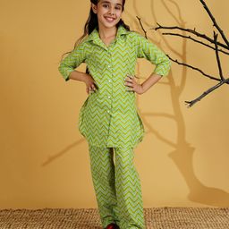 AJ Dezines Cotton Woven Three Fourth Sleeves Chevron Printed Kurta & Pant Set - Green-image-78