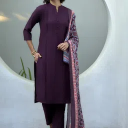 YOELLA Women Solid Kurti With Trousers & Printed Dupatta-image-17