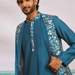 VASTRAMAY Men Embroidered Regular Kurta with Pyjamas image 4