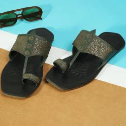 Mochi Men's Green Toe Ring Sandals-picture-43