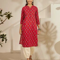 Daali Red Cambric Mandarin Collar 3/4 Sleeves Basics Kurta with Two Pockets-image-4