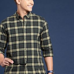 Mast & Harbour Men Standard Checked Casual Shirt-image-56