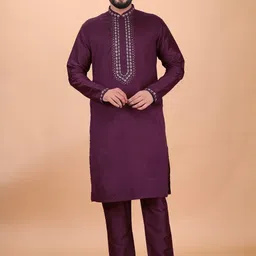 Ethnico by laxmi Men Floral Embroidered Regular Sequinned Kurta with Pyjamas-picture-11