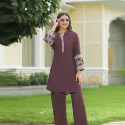 Autumnlane Purple Tina Grape Farshi Embroidered Relaxed Fit Kurta Pant Set-picture-22