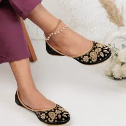 Truffle Collection Women's Black Juttis-picture-27