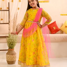 Pspeaches Three Fourth Sleeves Floral Printed With Lace Embellished Gown With Attached Dupatta - Yellow-image-35