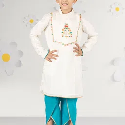 VASTRAMAY Boys Ethnic Motifs Yoke Design Thread Work Straight Kurta With Dhoti Pants-image-38