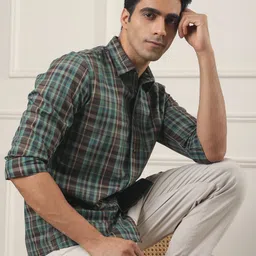 SUBTRACT Men Spread Collar Tartan Checked Cotton Casual Shirt-image-80