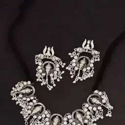 Sangria Stones Studded & Beaded Jewellery Set-image-39