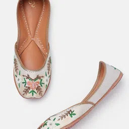 House of Pataudi Women Floral Embroidered & Embellished Ethnic Mojaris-24