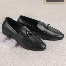 Metro Men Black Textured Leather Formal Loafers Shoes-picture-33