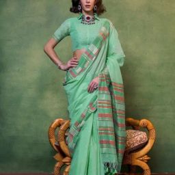 Odette Green Silk Blend Woven Design Saree with Unstitched Blouse Piece-picture-43