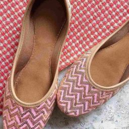 Desi Colour Women's Baby Pink & Golden Ethnic Juttis-image-16