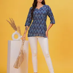 SHIONS Geometric Printed Pure Cotton Kurti-38