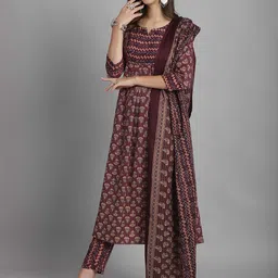 Rajnandini Women Floral Printed Regular Kurta with Trousers & With Dupatta image 5