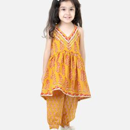 BownBee  Pure Cotton Sleeveless Floral Motif Printed Kurti With Harem Pants  - Yellow-image-3