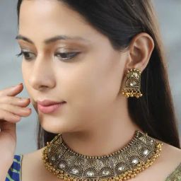 Priyaasi Golden Alloy Necklace Set-image-69