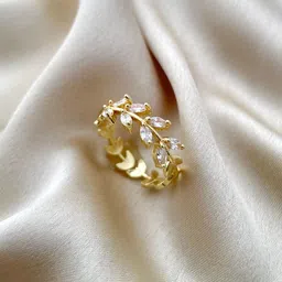 ISHKAARA Stainless Steel Anti-Tarnish Design Leafy Sparkling Crystals Ring-41
