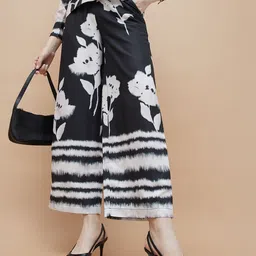 CODE by Lifestyle Women Floral Printed Regular Fit Culottes Trousers-image-29