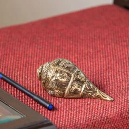 ExclusiveLane Sharp Shell Gold Brass Hand-Etched Carved Showpiece-image-41