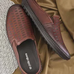 Pelle Albero Men Colourblocked Leather Mules-image-20