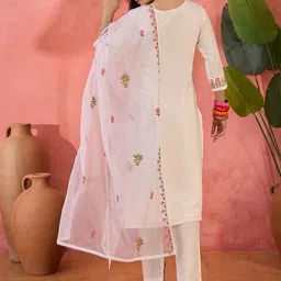 Sangria Floral Embroidered Thread Work Straight Kurta With Trousers And Dupatta image 3