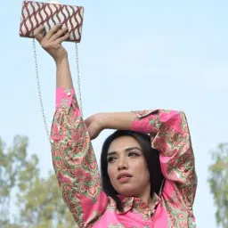 Odette Maroon Metal Clutch-picture-24