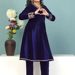 BAESD Girls Ethnic Motifs Embroidered V-Neck Velvet Anarkali Kurta with Trousers-image-79