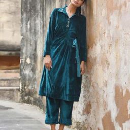 Nuhh Peacock Blue Velvet Regular Fit Kurta-picture-10