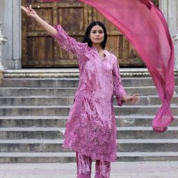 Nuhh Pink Velvet Regular Fit Kurta-picture-43