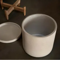 ellementry Ljo Egg Shell Ceramic Planter with Stand - Set of 1 image 3