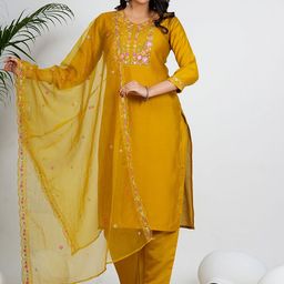 Vbuyz Women Floral Embroidered Regular Kurta with Trousers & With Dupatta-image-23