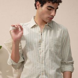 HIGHLANDER Vertical Striped Cutaway Collar Slim Fit Shirt-picture-18
