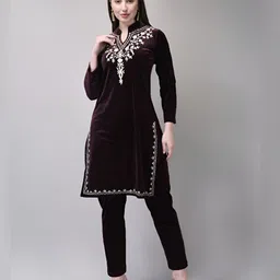 FNOCKS Women Ethnic Motifs Embroidered Kurta with Trousers-picture-11