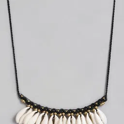 EL REGALO Black & Beige Big Cawrie Bohemian Necklace-image-40