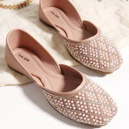 Retro Walk Women Embellished Ethnic Mojaris Flats-image-49